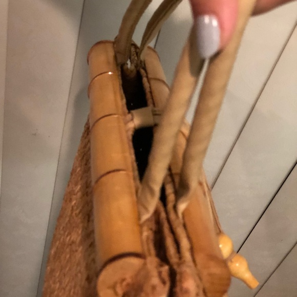 Wicker straw bag w/ bamboo trim - Picture 5 of 8